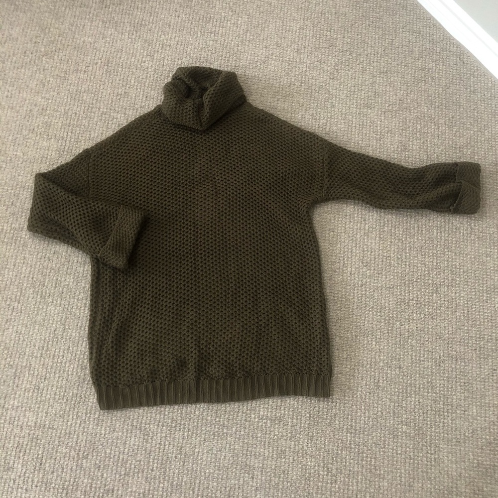 FOREVER21 OLIVE WAFFLE KNIT SWEATER